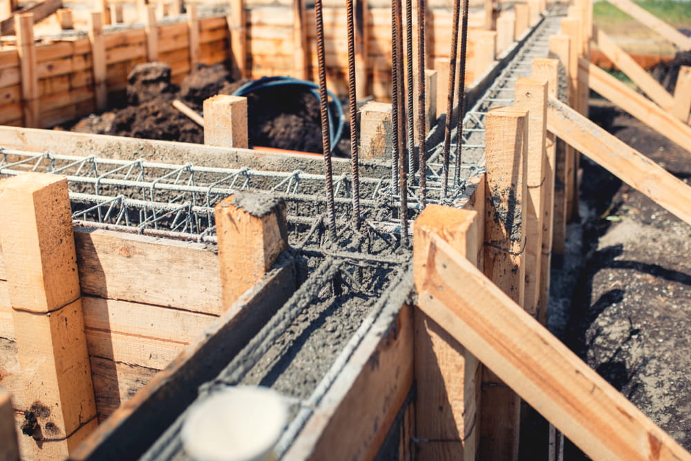 Choisir et utiliser différentes matières pour votre coffrage construction